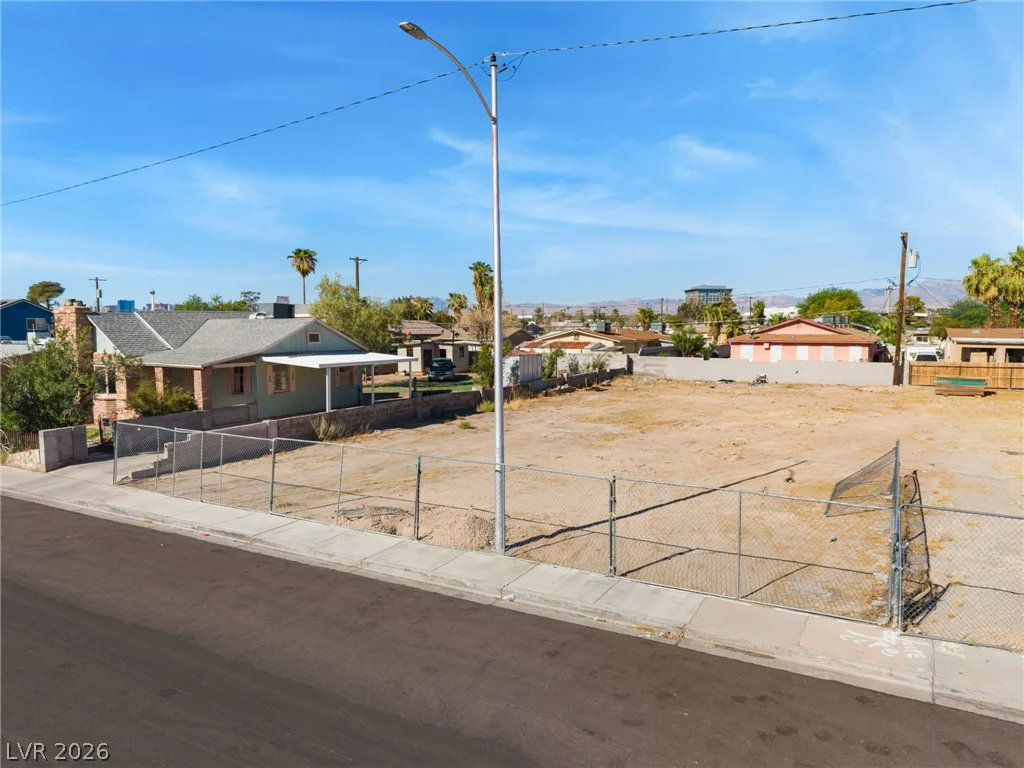 2315 MCCarran, North Las Vegas, NV 89030
