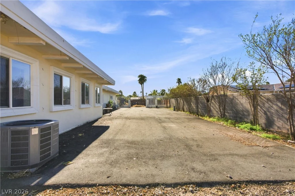 2940 Bronco, Las Vegas, NV 89146