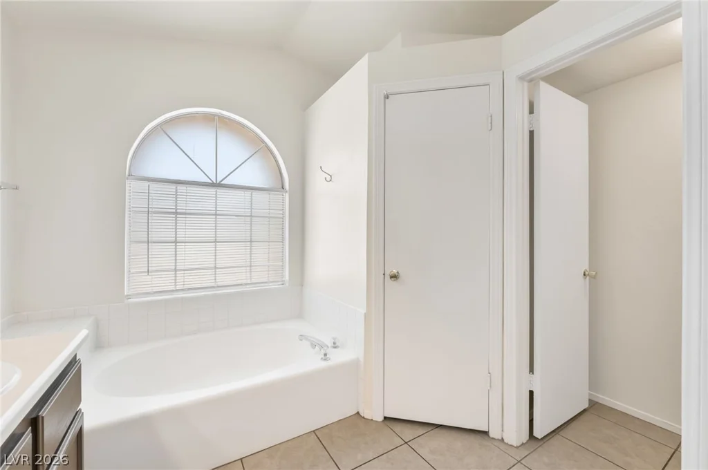 2705 Cheshire, Las Vegas, NV 89108