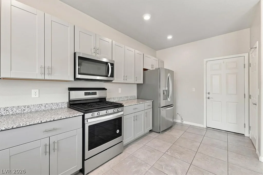 7227 Glimmer Point, North Las Vegas, NV 89084