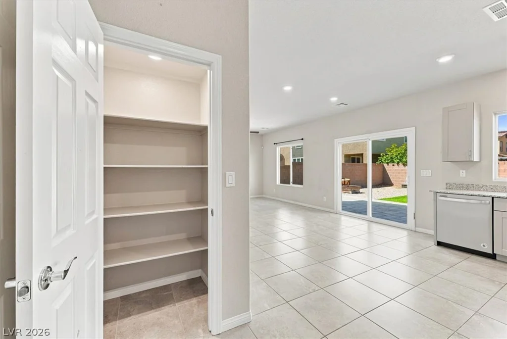 7227 Glimmer Point, North Las Vegas, NV 89084