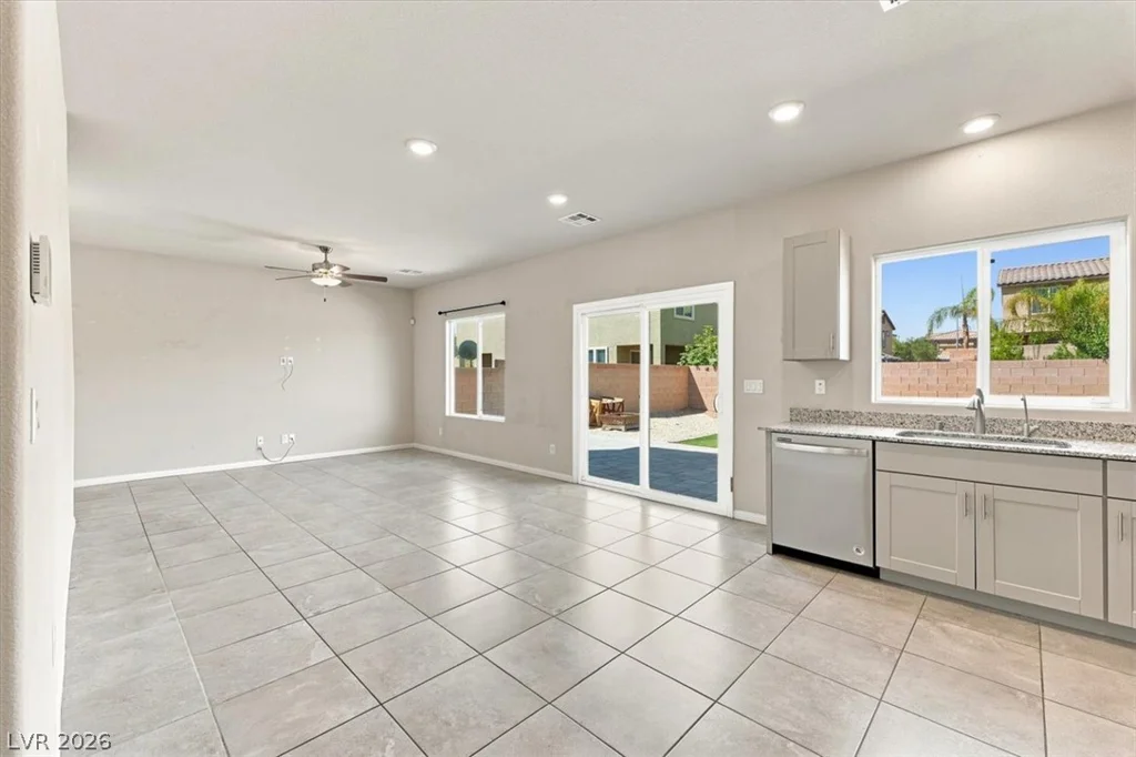 7227 Glimmer Point, North Las Vegas, NV 89084