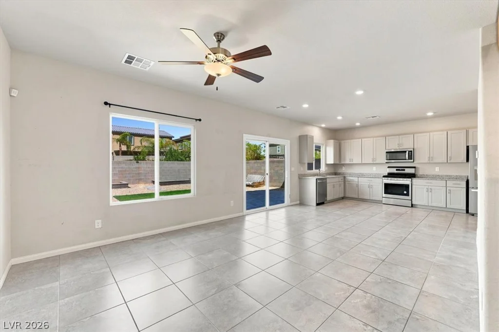 7227 Glimmer Point, North Las Vegas, NV 89084