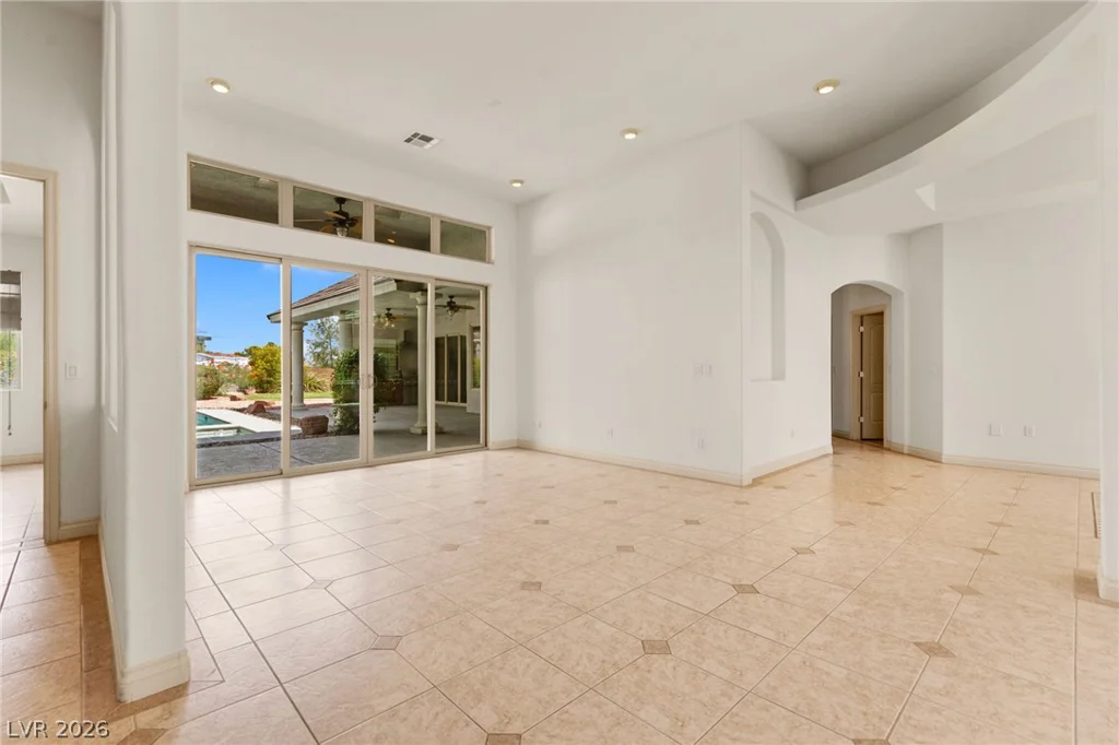 8870 Fisher, Las Vegas, NV 89149