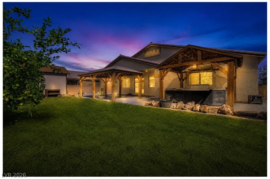6125 Steinway, Las Vegas, NV 89131