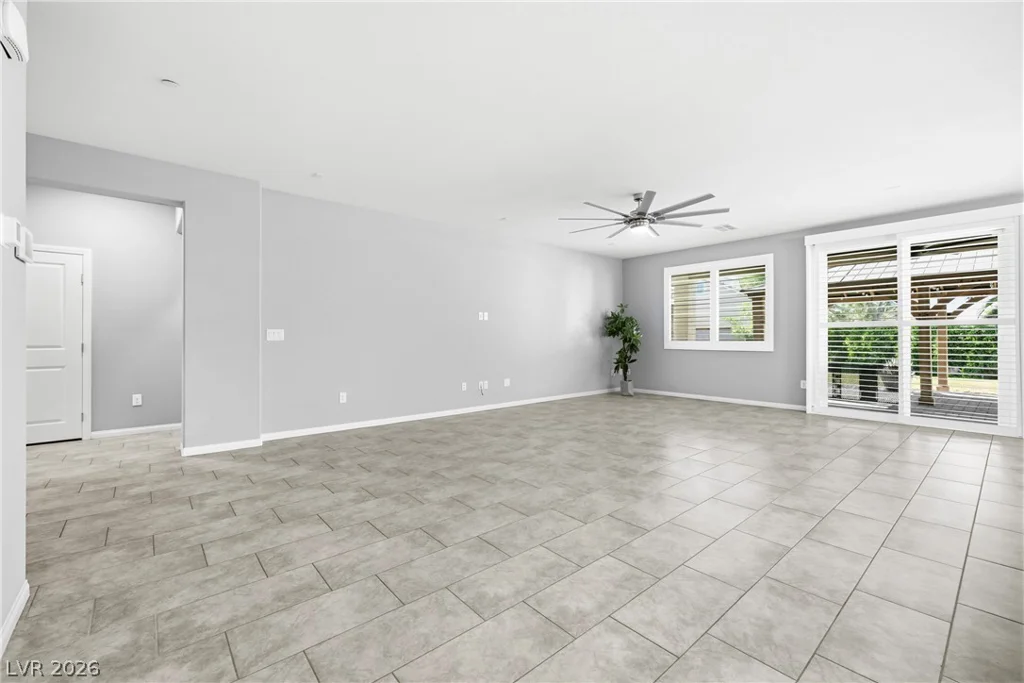 6125 Steinway, Las Vegas, NV 89131