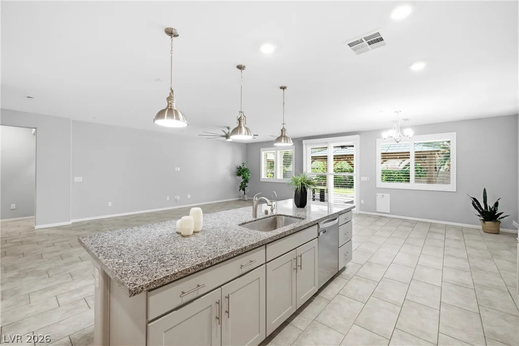 6125 Steinway, Las Vegas, NV 89131