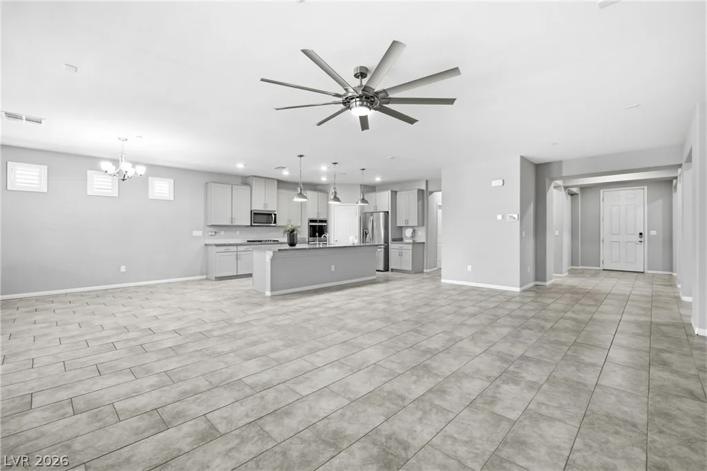 6125 Steinway, Las Vegas, NV 89131
