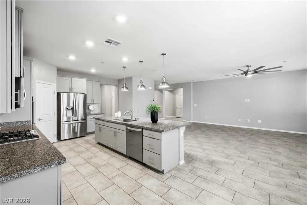 6125 Steinway, Las Vegas, NV 89131