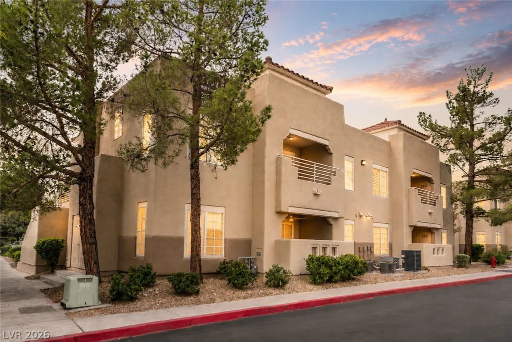 1909 High Valley, Las Vegas, NV 89128