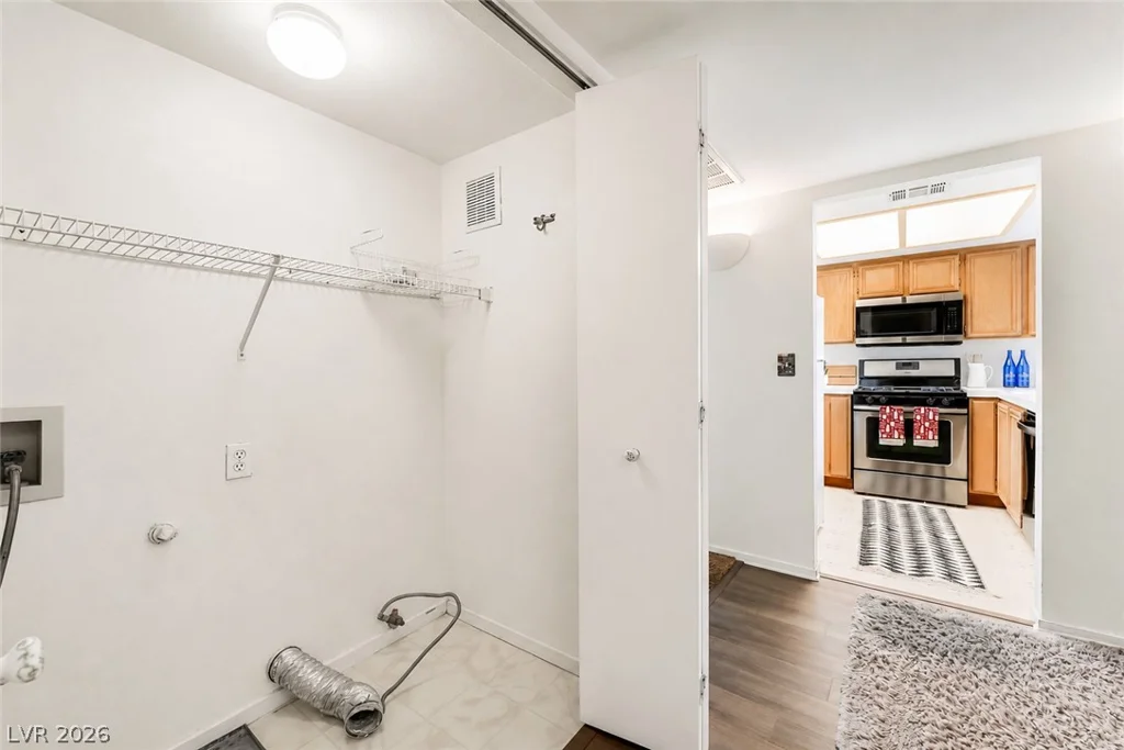 1909 High Valley, Las Vegas, NV 89128