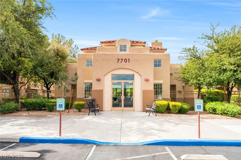 1909 High Valley, Las Vegas, NV 89128