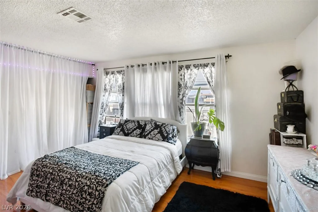 2080 Karen, Las Vegas, NV 89169