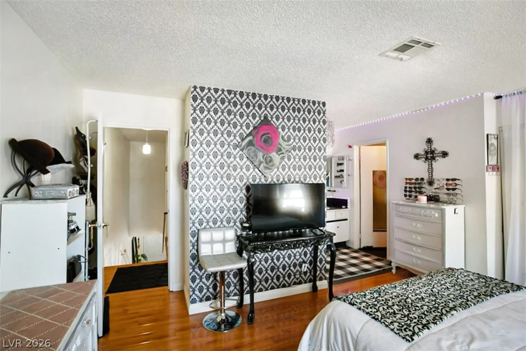 2080 Karen, Las Vegas, NV 89169