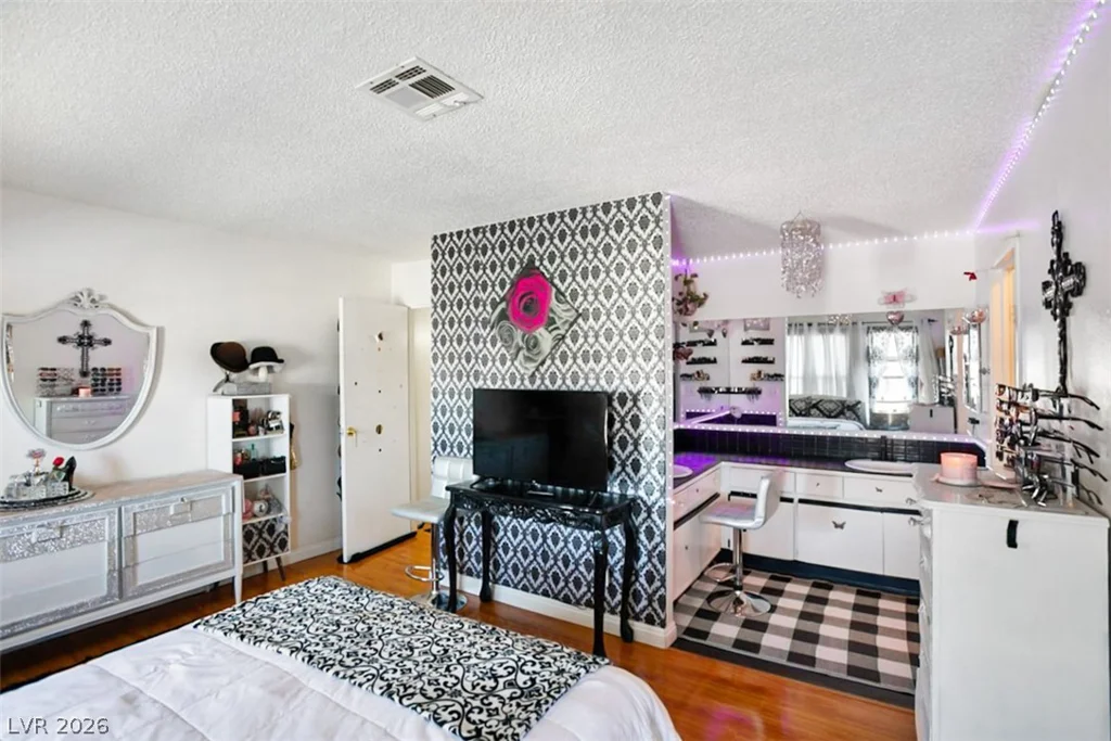 2080 Karen, Las Vegas, NV 89169