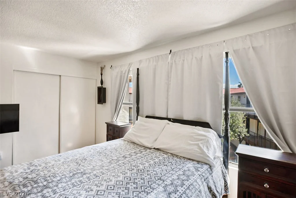 2080 Karen, Las Vegas, NV 89169
