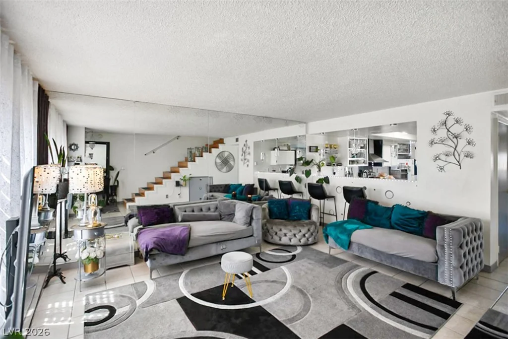 2080 Karen, Las Vegas, NV 89169