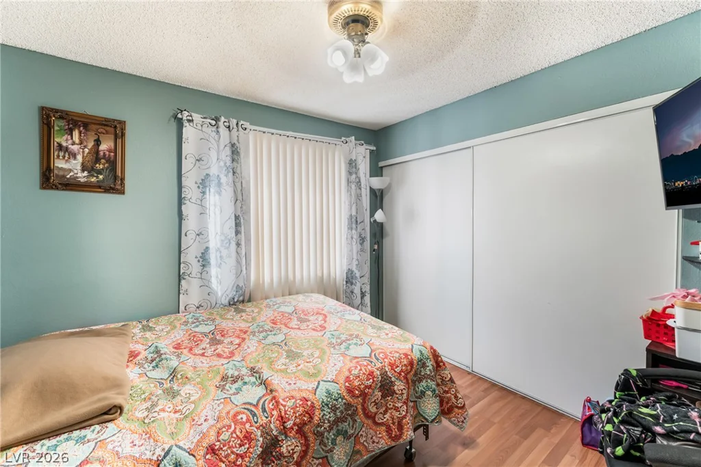 5336 Hollow Brook, Las Vegas, NV 89142
