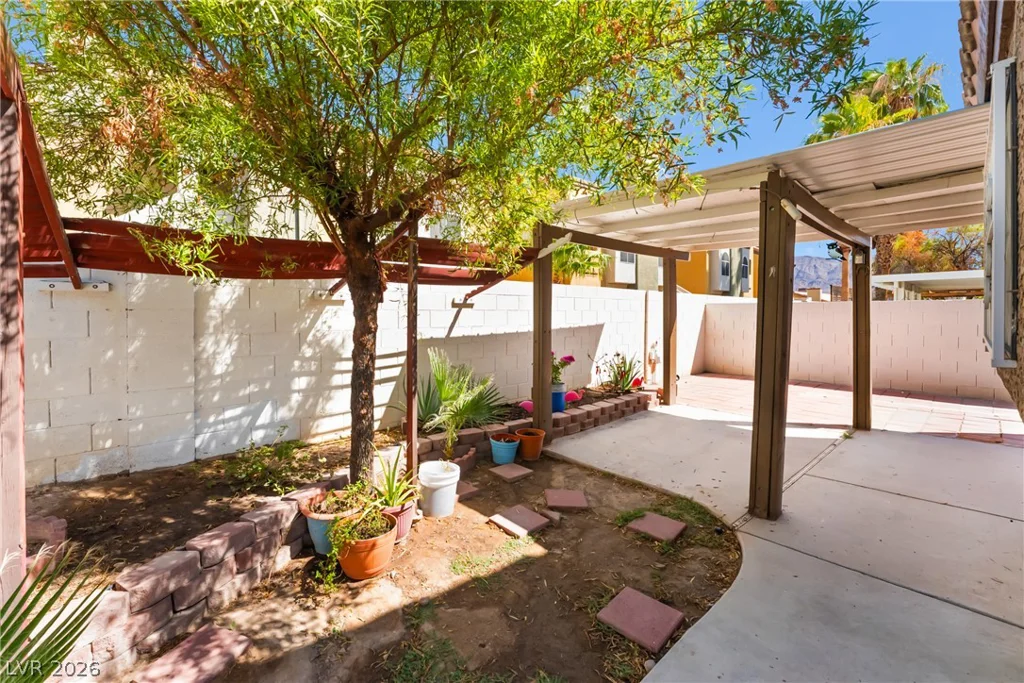 5336 Hollow Brook, Las Vegas, NV 89142
