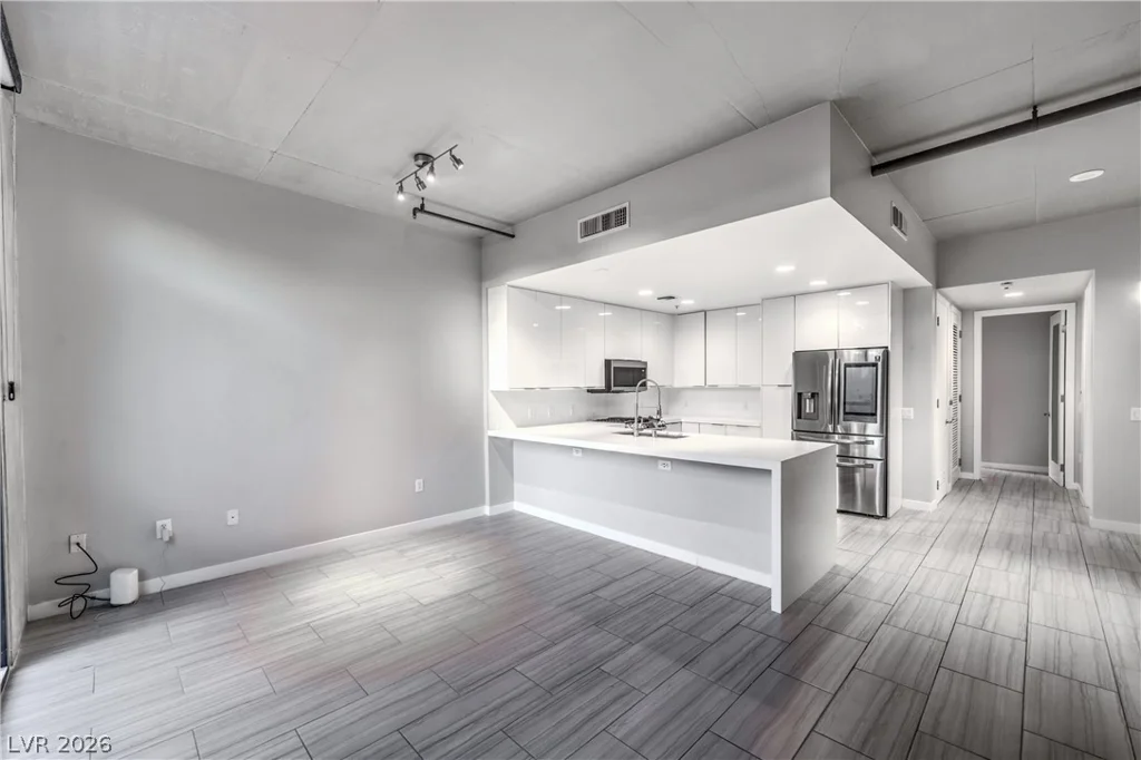 353 Bonneville, Las Vegas, NV 89101