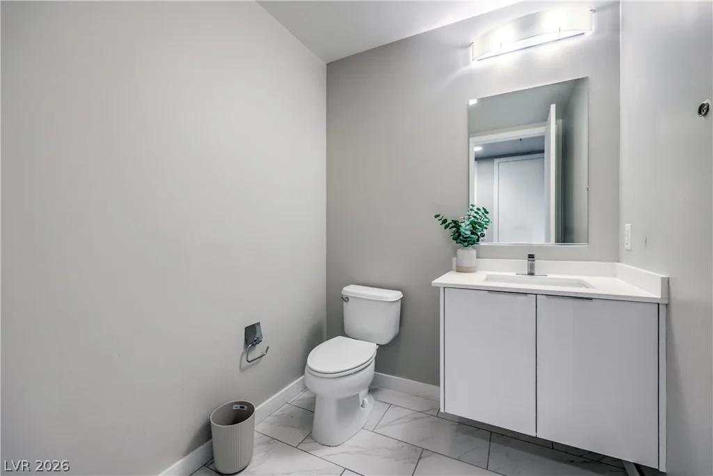353 Bonneville, Las Vegas, NV 89101
