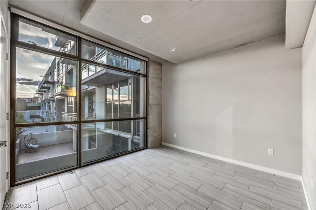 353 Bonneville, Las Vegas, NV 89101