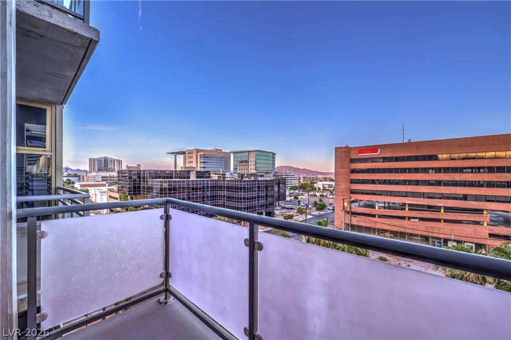 353 Bonneville, Las Vegas, NV 89101
