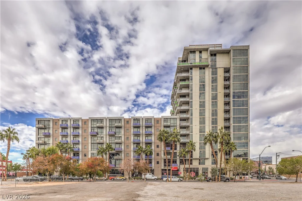 353 Bonneville, Las Vegas, NV 89101