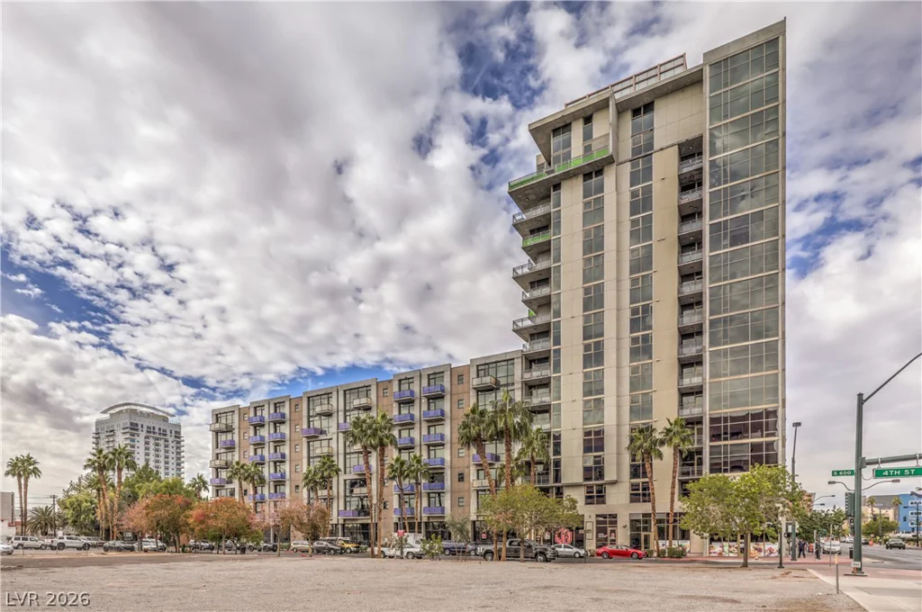 353 Bonneville, Las Vegas, NV 89101
