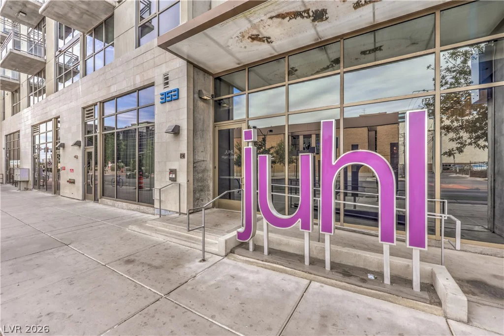 353 Bonneville, Las Vegas, NV 89101