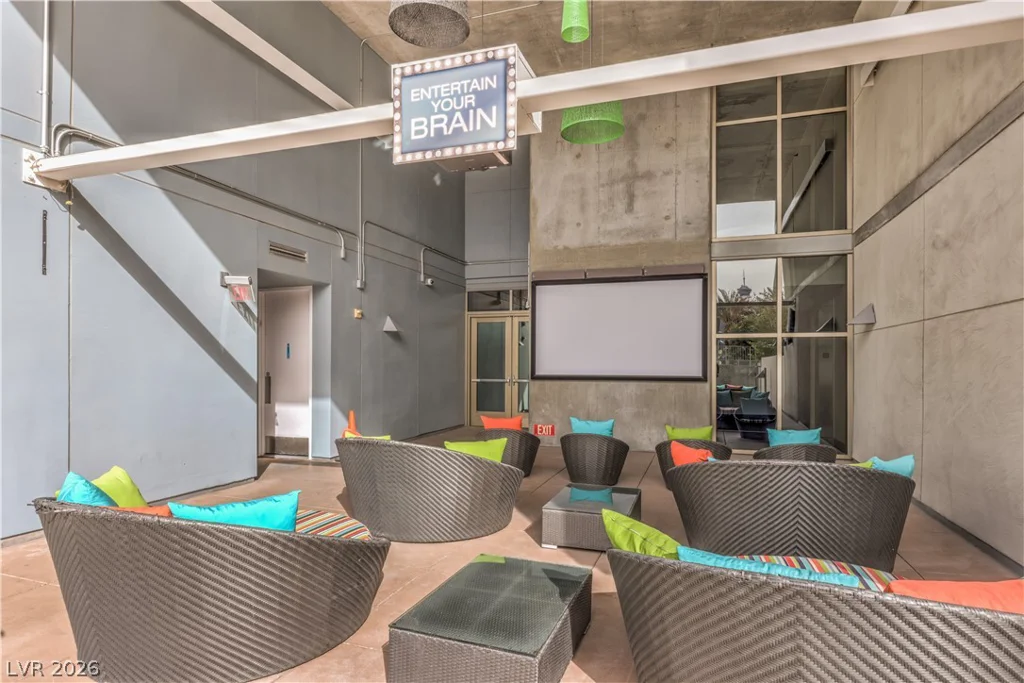 353 Bonneville, Las Vegas, NV 89101