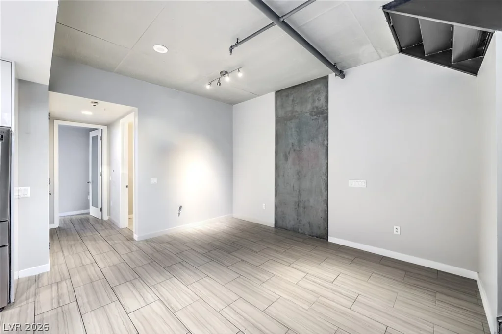 353 Bonneville, Las Vegas, NV 89101
