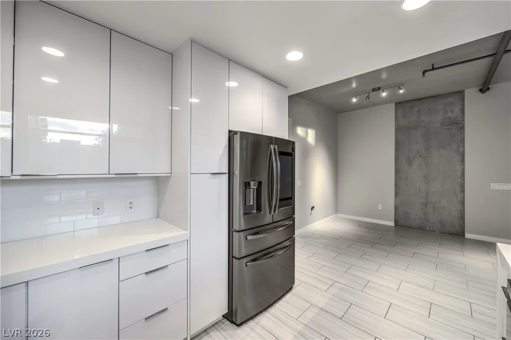 353 Bonneville, Las Vegas, NV 89101