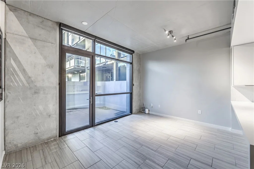 353 Bonneville, Las Vegas, NV 89101