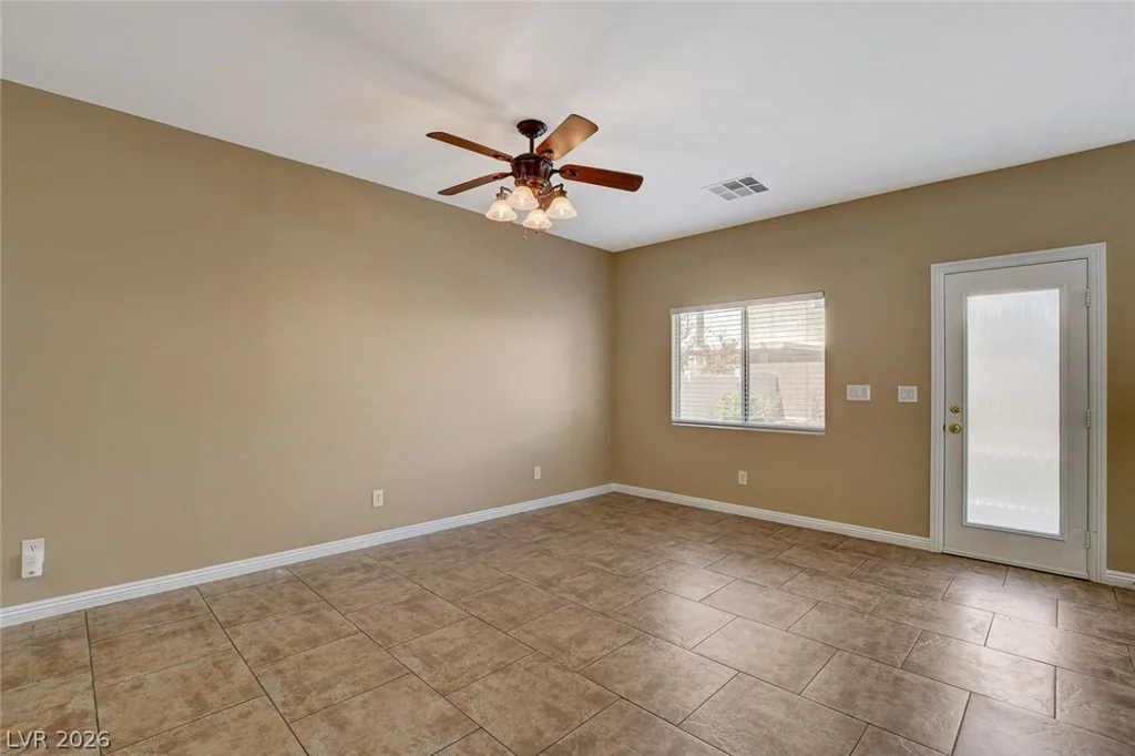 8926 Tomnitz, Las Vegas, NV 89178