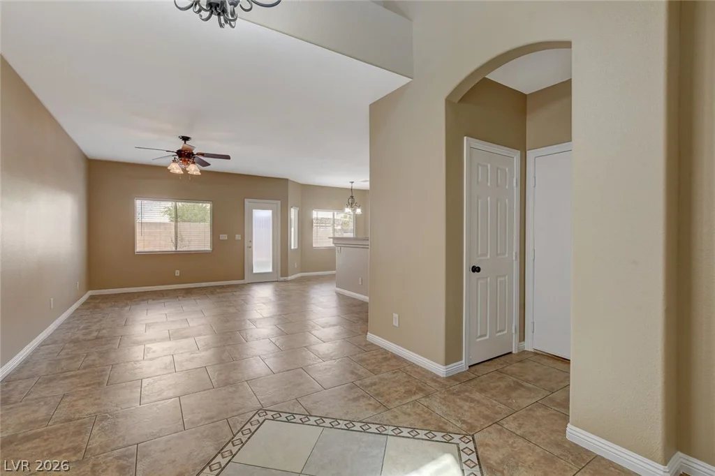 8926 Tomnitz, Las Vegas, NV 89178