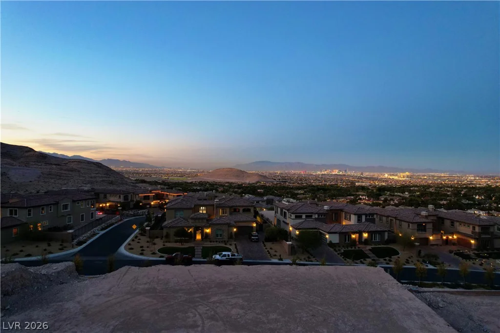 34 Mountain View, Las Vegas, NV 89141