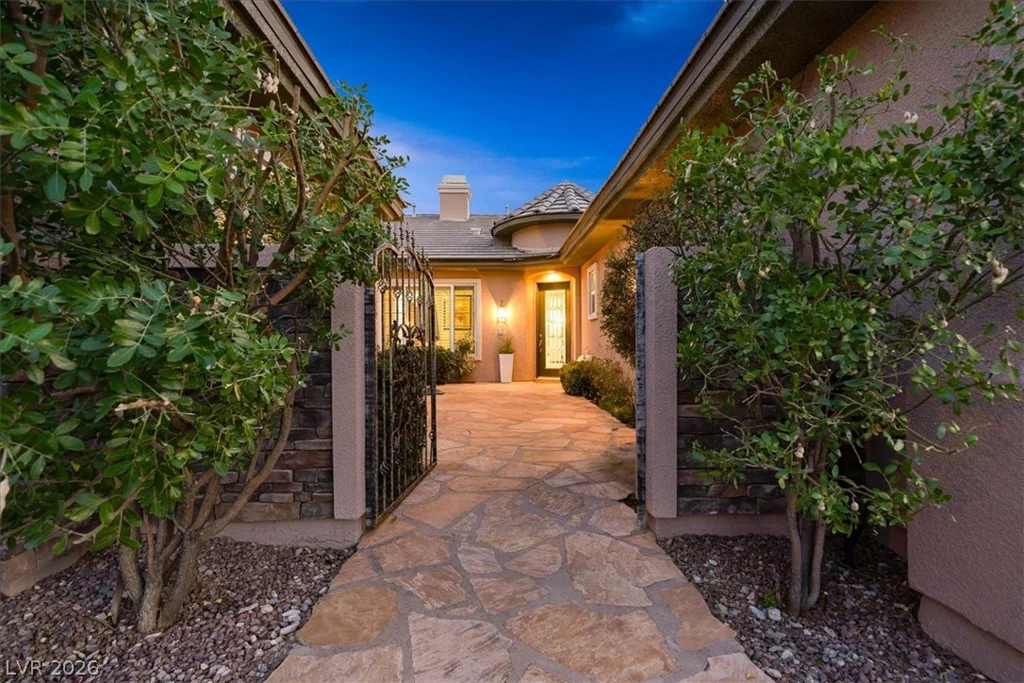 11541 Bohemian Forest, Las Vegas, NV 89138