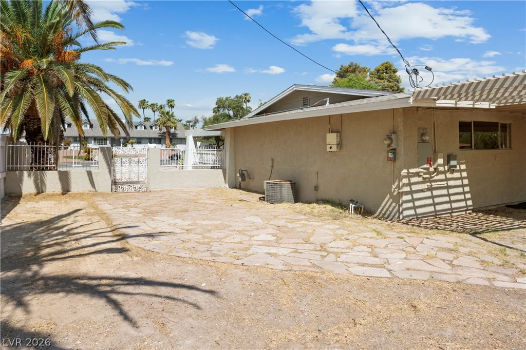 4638 Corral, Las Vegas, NV 89119