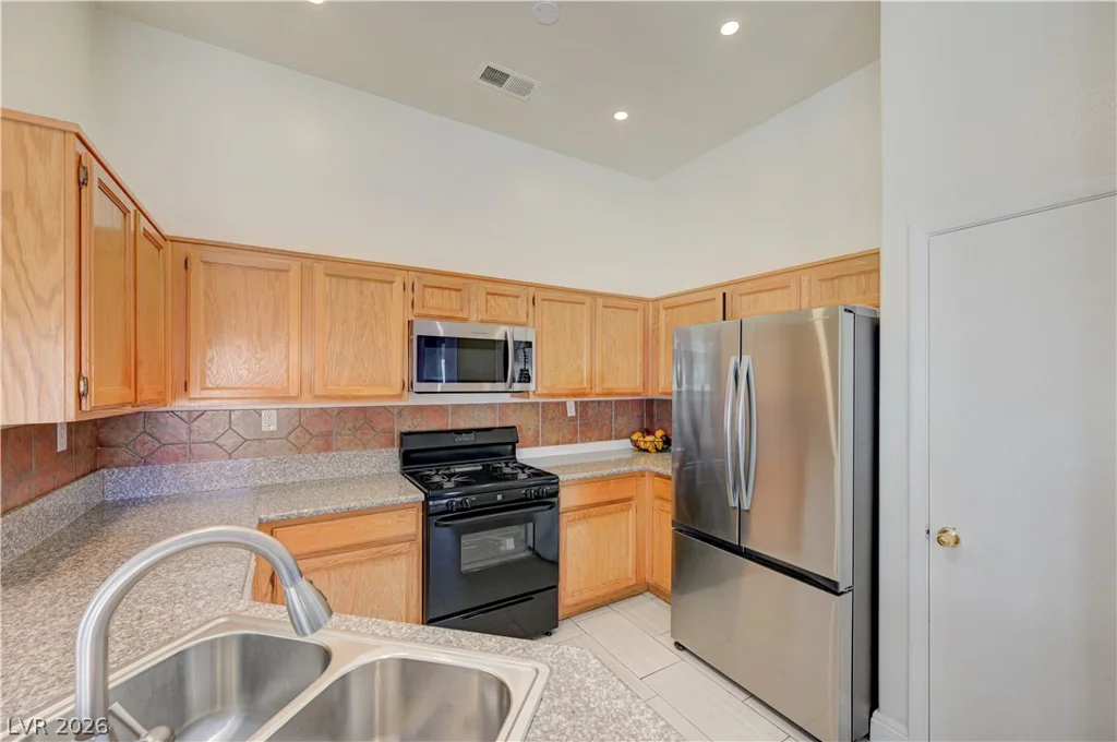 1818 Running Fawn, North Las Vegas, NV 89031