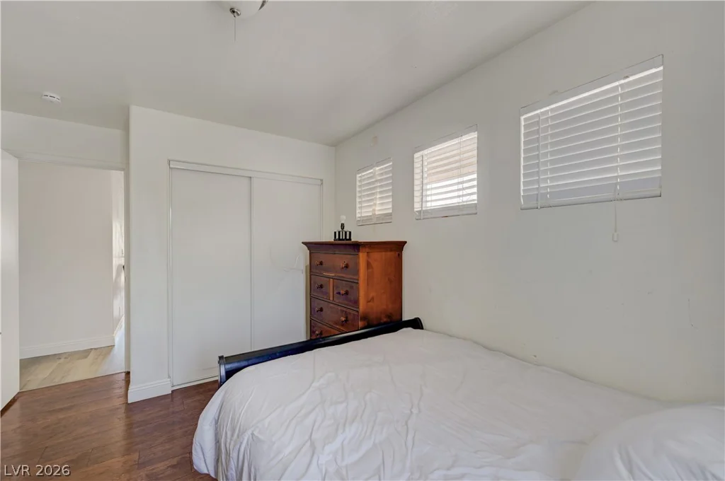 1818 Running Fawn, North Las Vegas, NV 89031