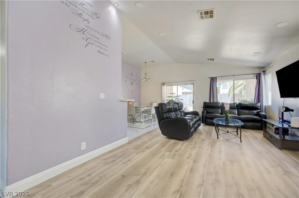 1818 Running Fawn, North Las Vegas, NV 89031