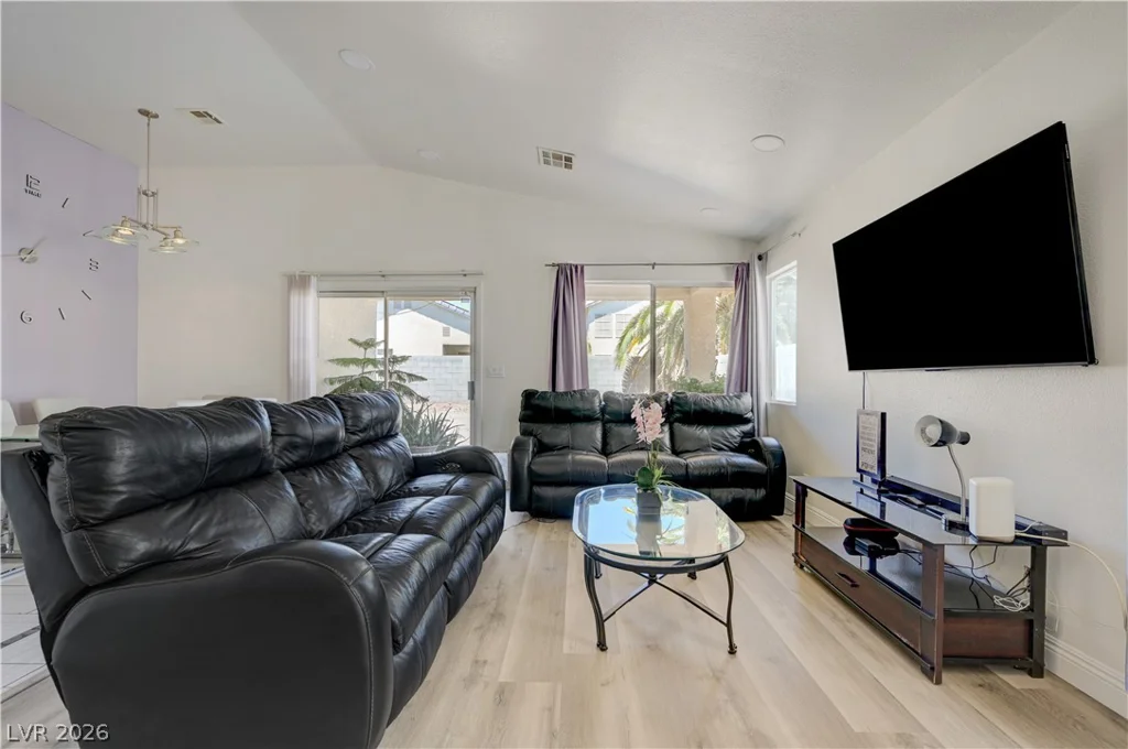 1818 Running Fawn, North Las Vegas, NV 89031