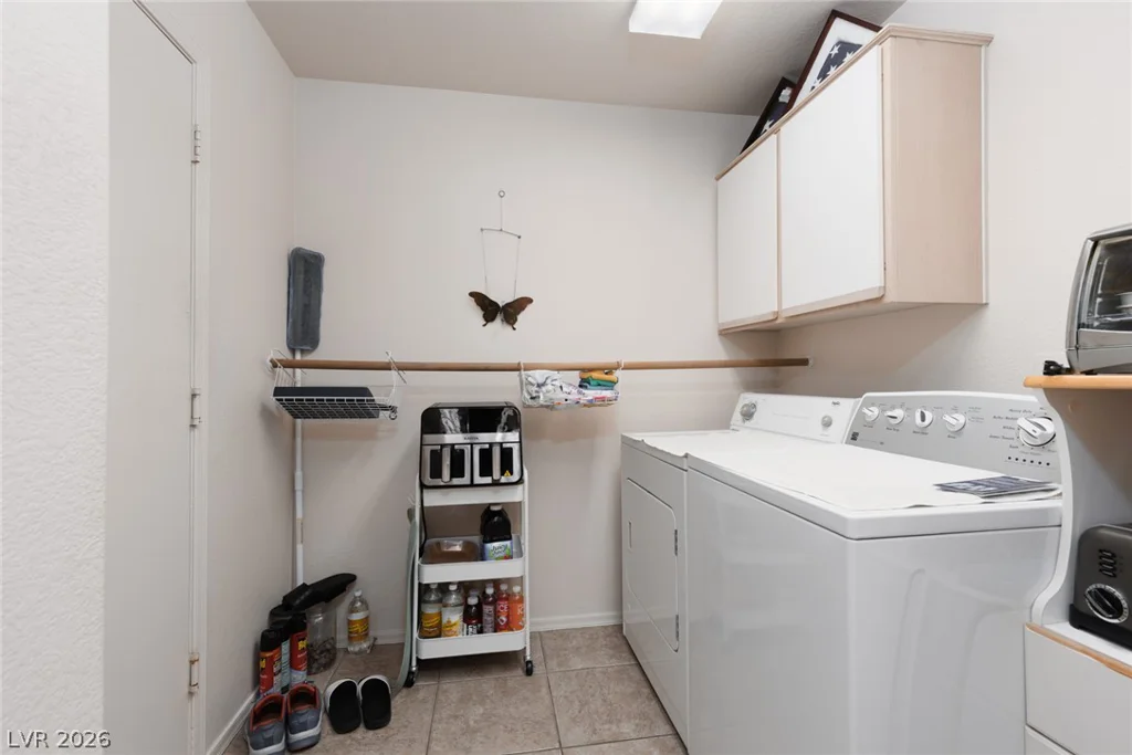 2409 Desert Sands, Las Vegas, NV 89134