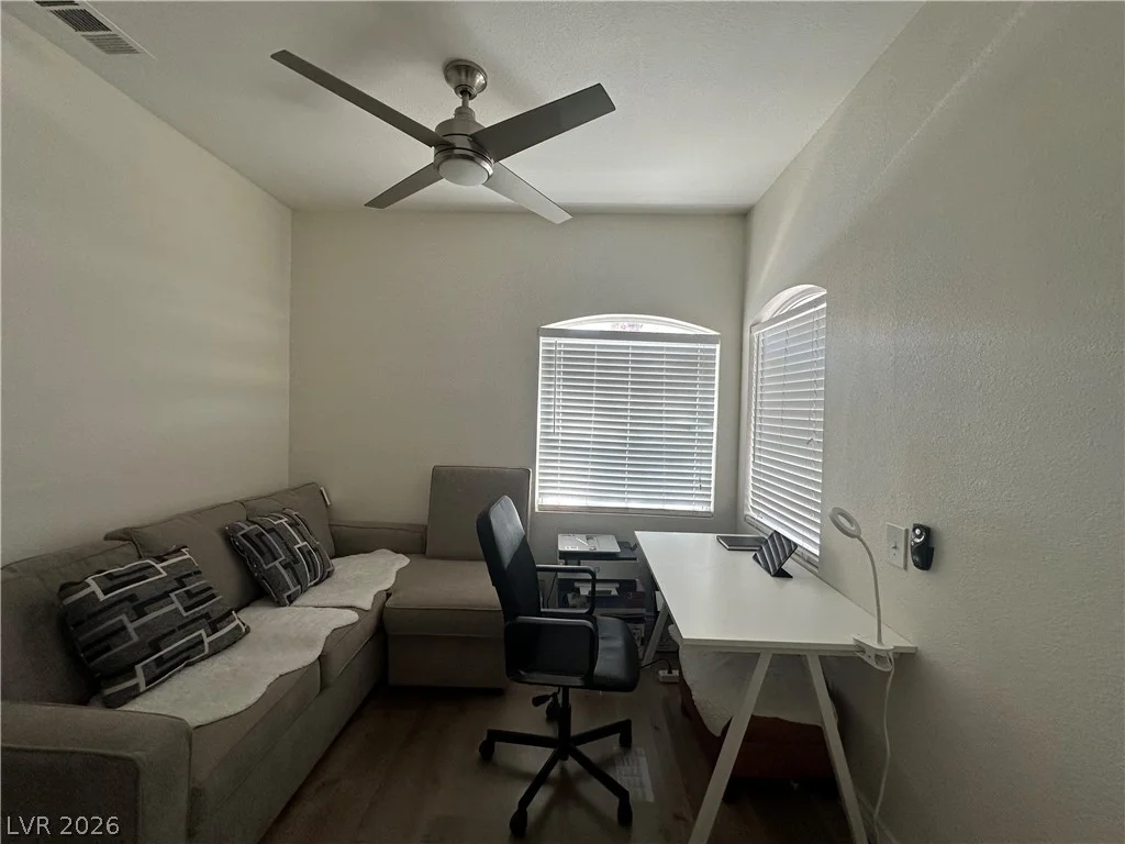 5415 Harmon, Las Vegas, NV 89103