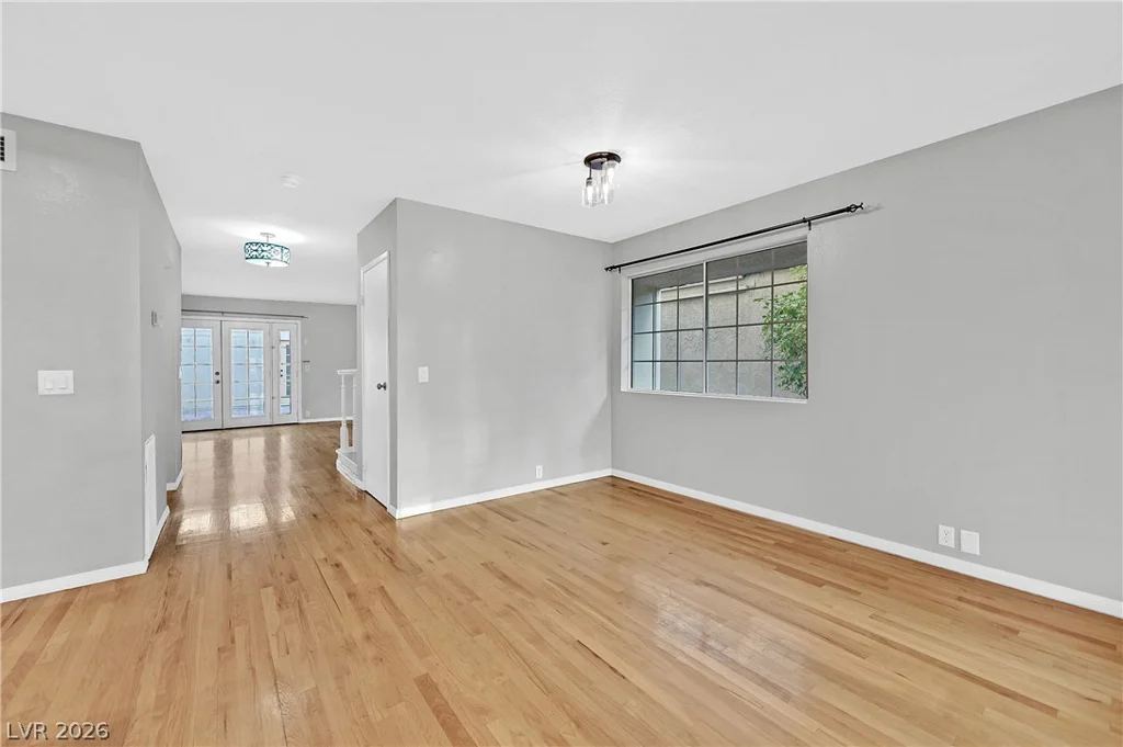 3031 Bel Air, Las Vegas, NV 89109