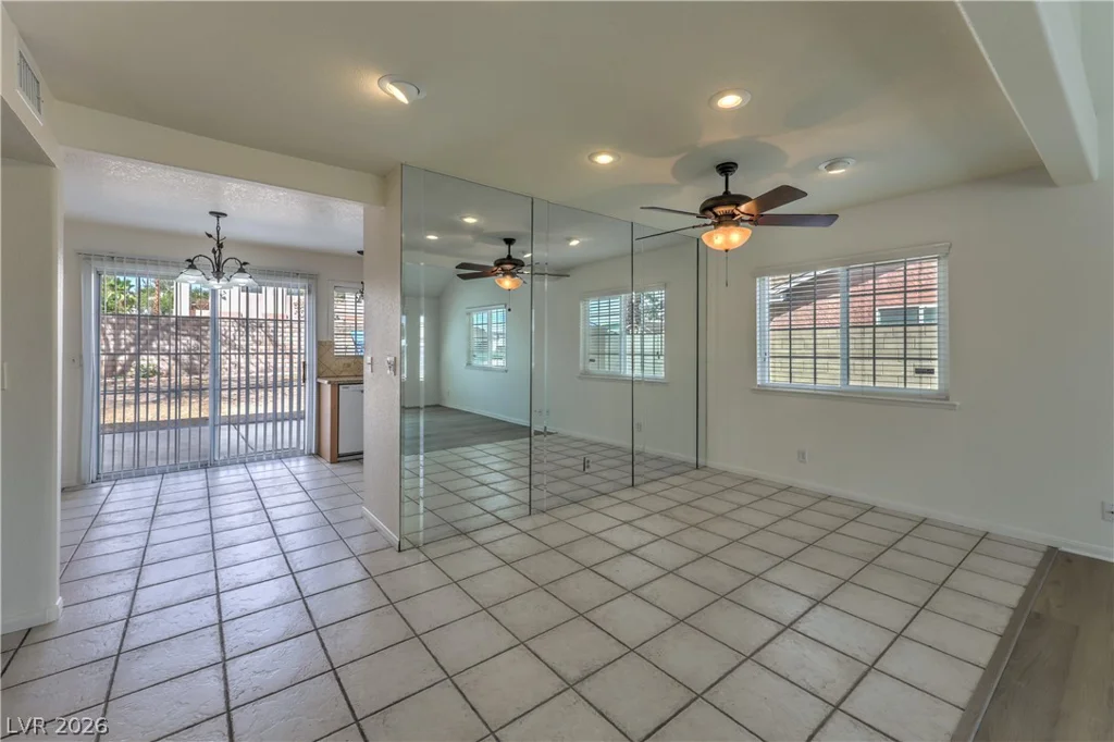 4055 Belhaven, Las Vegas, NV 89147
