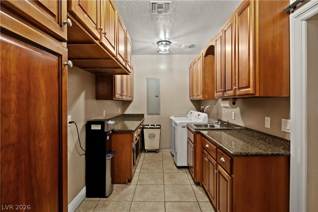 201 Delamar, Henderson, NV 89015