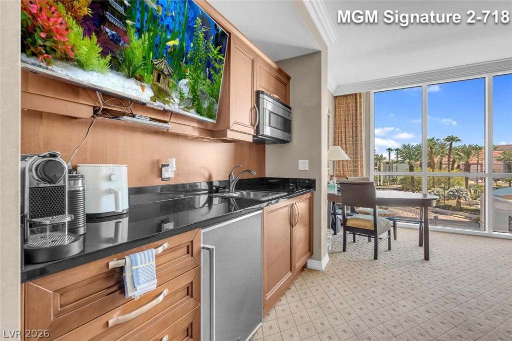 135 Harmon, Las Vegas, NV 89109