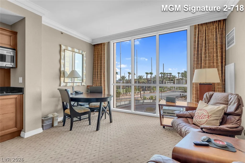 135 Harmon, Las Vegas, NV 89109